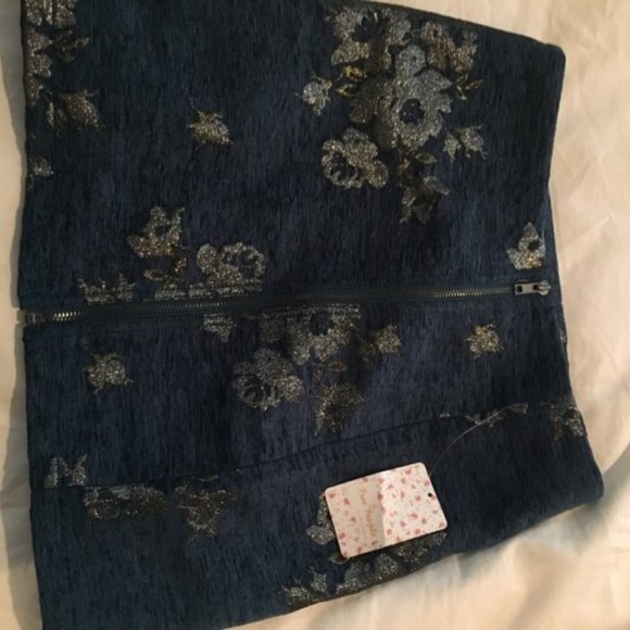 Free People Movin on Skirt - Picture 2 of 2